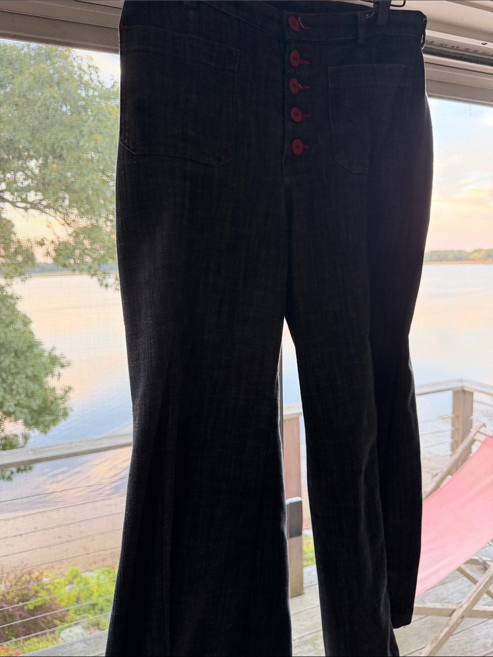 Lesley Evers ROXANNE pants dark blue w red buttons - Picture 3 of 6